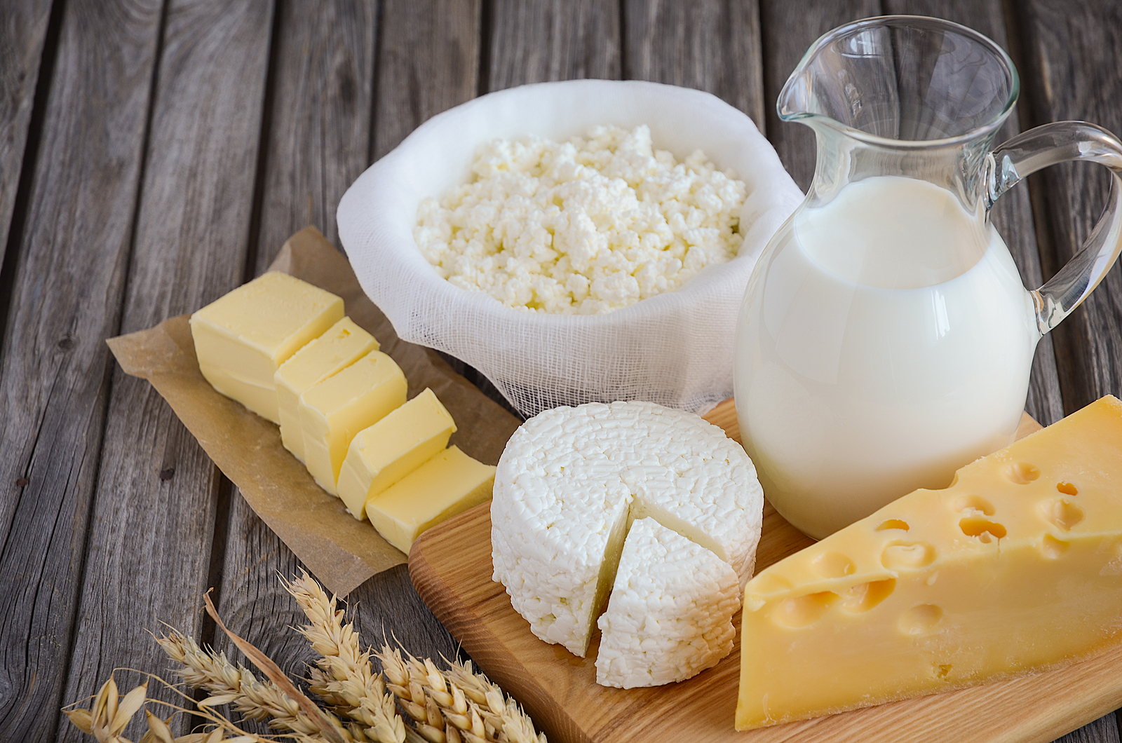Dairy, like cheese and milk, are great pre-workout foods